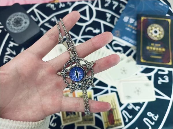 Retro Style Evil Eye Necklace - Image 8